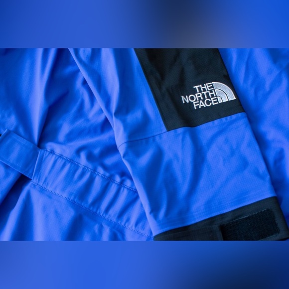 The North Face Black Series Mountain Light Coat (2020) - Picture 8 of 10